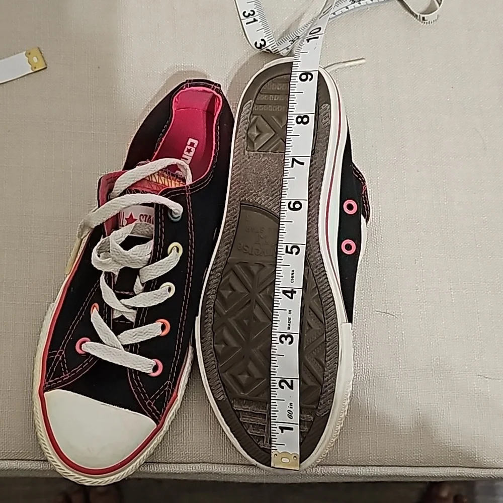 Converse different color
